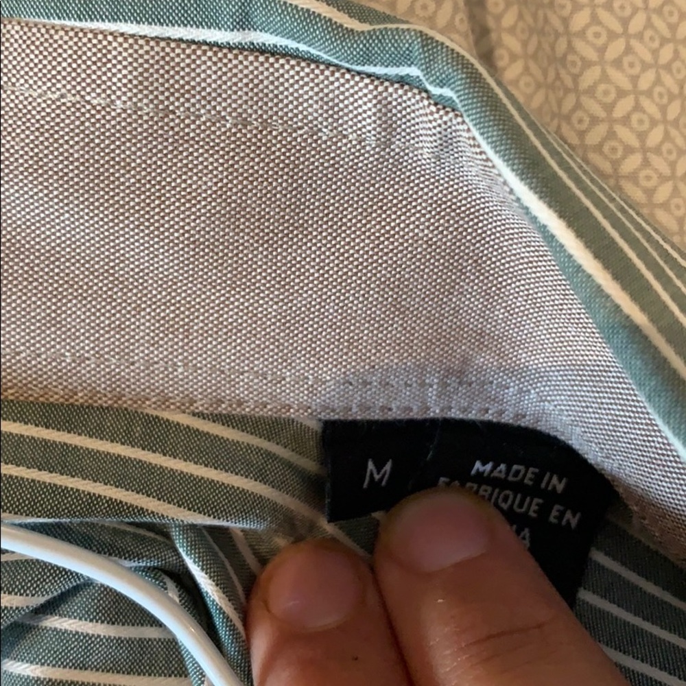 Hugo Boss Button Down Size Medium - Picture 4 of 4